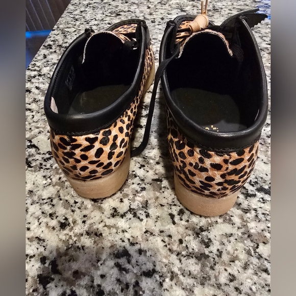 RARE Clarks Pony Fur Leopard Print Wallabees SZ9 - Picture 15 of 16